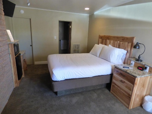 Canyon Lodge Motel image 11