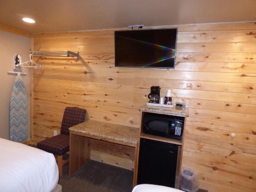 Canyon Lodge Motel image 37